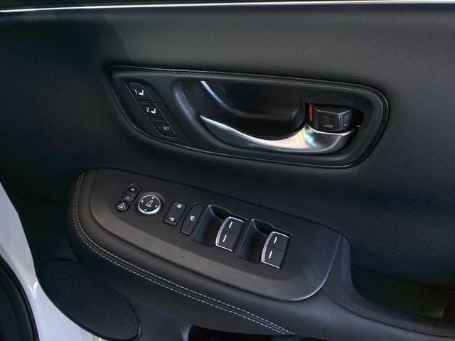 ＺＲ－Ｖ Ｚ　ナビ　ＢＯＳＥプレミアムサウンドシステム　Ｄレコ　盗難防止システム　インテリキー　カーテンエアバック　地デジ　ＶＳＡ　Ｂカメラ　クルコン　ＵＳＢ　エアコン　ターボ　本革シ－ト　クリアランスソナー（50枚目）