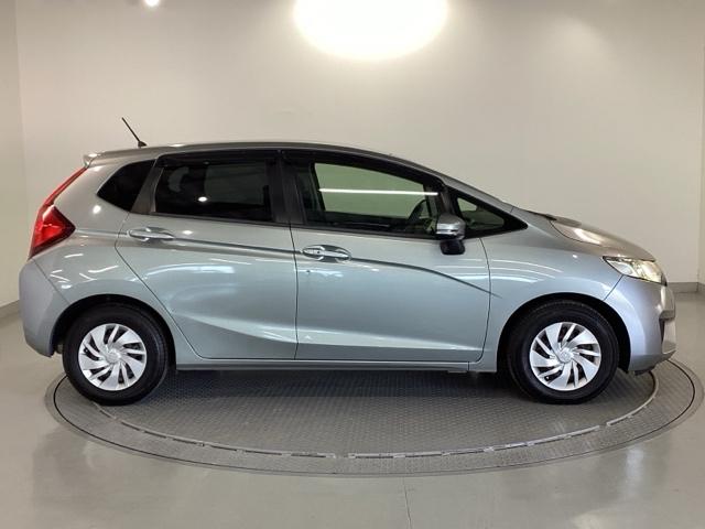 フィット １３Ｇ・Ｌパッケージ　純正ナビ　フルセグ　リアカメラ　軽減ブレーキ　盗難警報装置　Ｂカメ　Ｓキー　フルオートエアコン　ナビＴＶ　リモコンキー　サイドＳＲＳ　横滑り防止機能　エアバック　アイスト　ＥＴＣ付き　パワーウィンド（30枚目）