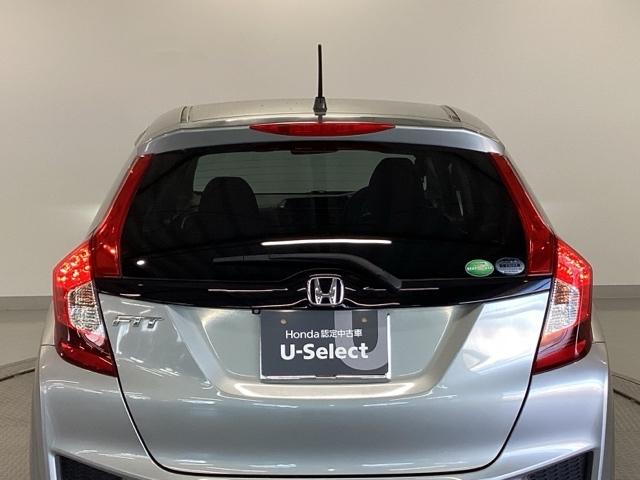 フィット １３Ｇ・Ｌパッケージ　純正ナビ　フルセグ　リアカメラ　軽減ブレーキ　盗難警報装置　Ｂカメ　Ｓキー　フルオートエアコン　ナビＴＶ　リモコンキー　サイドＳＲＳ　横滑り防止機能　エアバック　アイスト　ＥＴＣ付き　パワーウィンド（31枚目）