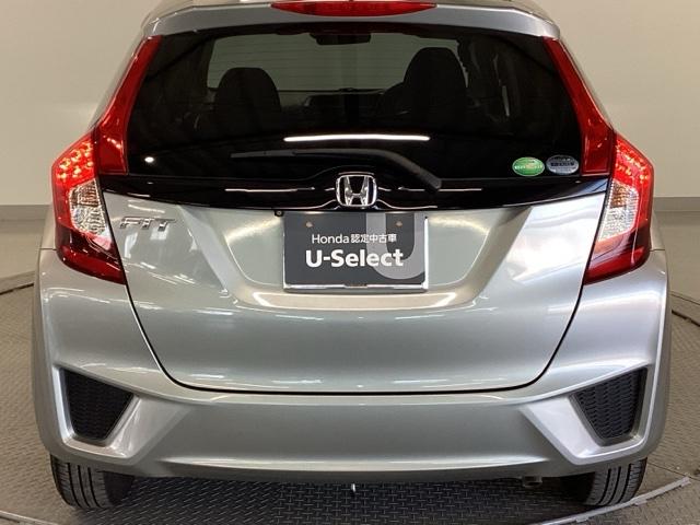 フィット １３Ｇ・Ｌパッケージ　純正ナビ　フルセグ　リアカメラ　軽減ブレーキ　盗難警報装置　Ｂカメ　Ｓキー　フルオートエアコン　ナビＴＶ　リモコンキー　サイドＳＲＳ　横滑り防止機能　エアバック　アイスト　ＥＴＣ付き　パワーウィンド（32枚目）