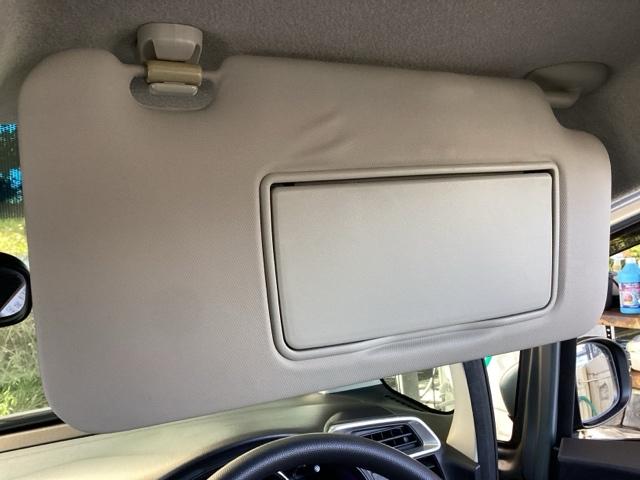 フィット １３Ｇ・Ｌパッケージ　純正ナビ　フルセグ　リアカメラ　軽減ブレーキ　盗難警報装置　Ｂカメ　Ｓキー　フルオートエアコン　ナビＴＶ　リモコンキー　サイドＳＲＳ　横滑り防止機能　エアバック　アイスト　ＥＴＣ付き　パワーウィンド（44枚目）