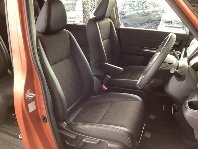 フリード クロスター・ホンダセンシング 純正ナビ フルセグ リアカメラ 両PSD USBポート 地デジ エアバック Iストップ VSA リヤカメラ 3列シート DVD再生 ウォークスルー イモビライザー キーフリー パワステ クルコン(19枚目)