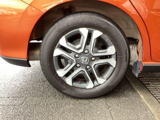 フリード クロスター・ホンダセンシング 純正ナビ フルセグ リアカメラ 両PSD USBポート 地デジ エアバック Iストップ VSA リヤカメラ 3列シート DVD再生 ウォークスルー イモビライザー キーフリー パワステ クルコン(28枚目)