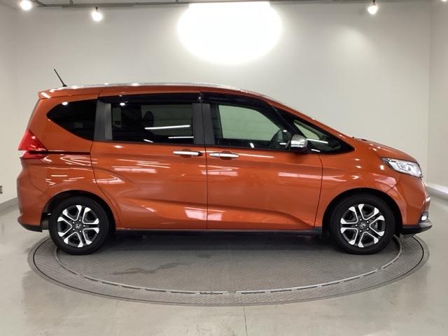 フリード クロスター・ホンダセンシング 純正ナビ フルセグ リアカメラ 両PSD USBポート 地デジ エアバック Iストップ VSA リヤカメラ 3列シート DVD再生 ウォークスルー イモビライザー キーフリー パワステ クルコン(32枚目)