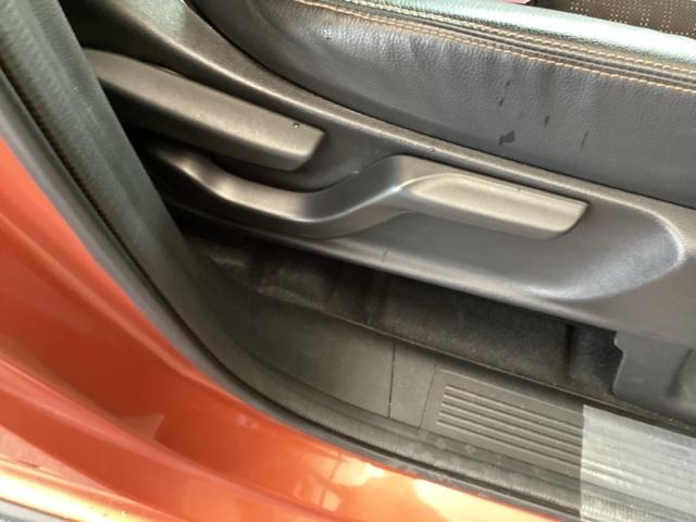 フリード クロスター・ホンダセンシング 純正ナビ フルセグ リアカメラ 両PSD USBポート 地デジ エアバック Iストップ VSA リヤカメラ 3列シート DVD再生 ウォークスルー イモビライザー キーフリー パワステ クルコン(51枚目)