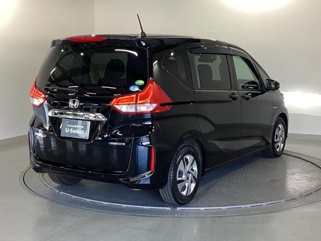 フリードハイブリッド ハイブリッド・Ｇホンダセンシング　純正メモリーナビ　ドラレコ　リアカメラ　軽減ブレーキ　キーフリーシステム　記録簿　ＤＶＤ再生可能　サイドカーテンエアバック　ＥＣＯＮ　後カメラ　Ａクルーズ　地デジフルセグＴＶ　ＬＥＤヘッドランプ（8枚目）