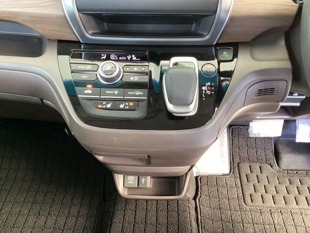 フリードハイブリッド ハイブリッド・Ｇホンダセンシング　純正メモリーナビ　ドラレコ　リアカメラ　軽減ブレーキ　キーフリーシステム　記録簿　ＤＶＤ再生可能　サイドカーテンエアバック　ＥＣＯＮ　後カメラ　Ａクルーズ　地デジフルセグＴＶ　ＬＥＤヘッドランプ（13枚目）