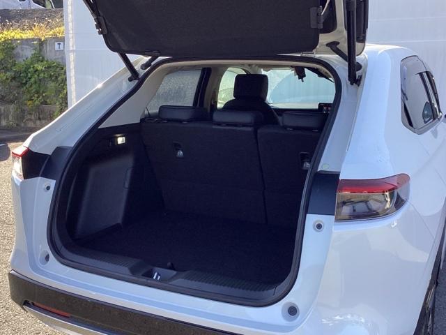 ヴェゼル e:HEVZ メモリーナビ ドラレコ ETC リアカメラ 衝突回避支援ブレーキ機能 スマキ Pトランク フルオートエアコン Dレコ エアバッグ 両席エアバック Rカメ 記録簿付 パワーウィンドウ LEDランプ(20枚目)