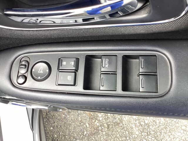 ヴェゼル ハイブリッドX・ホンダセンシング メモリーナビ リアカメラ ETC Aクルーズ Bモニ スマキー オートエアコン VSA LEDヘッドライト カーテンエアバッグ ABS パワーウィンドウ USB Wエアバッグ DVD再生 キーレス(24枚目)