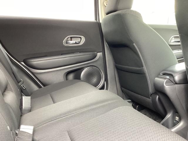 ヴェゼル ハイブリッドX・ホンダセンシング メモリーナビ リアカメラ ETC Aクルーズ Bモニ スマキー オートエアコン VSA LEDヘッドライト カーテンエアバッグ ABS パワーウィンドウ USB Wエアバッグ DVD再生 キーレス(27枚目)