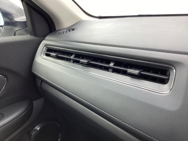 ヴェゼル ハイブリッドX・ホンダセンシング メモリーナビ リアカメラ ETC Aクルーズ Bモニ スマキー オートエアコン VSA LEDヘッドライト カーテンエアバッグ ABS パワーウィンドウ USB Wエアバッグ DVD再生 キーレス(30枚目)