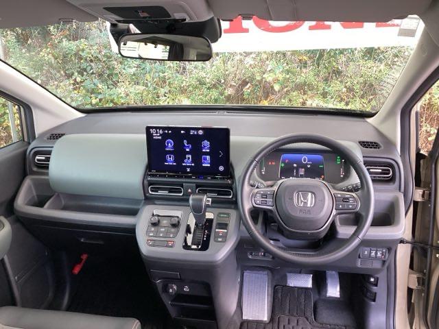 �����̂悤�ɁA���E���L���^�]���₷���悤�ɐ݌v����Ă��܂��B�܂��A�t���I�[�g�G�A�R���ŉ��K�ł��B