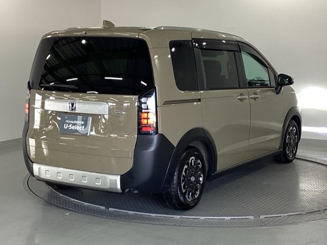 �{�f�B�J���[�́A�f�U�[�g�x�[�W���p�[���ŁA��n�̖L����������������A�[�X�J���[�̃x�[�W���ł��I