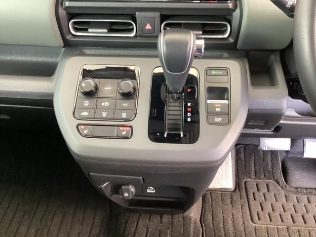 �����X�b�L���A�C���p�l�V�t�g�ł��B�p�[�L���O�u���[�L�͓d�q����p�[�L���O�u���[�L�^�C�v�Ȃ̂ŁA�^�]�ȂƏ���Ȃ̊Ԃ��X�b�L�����Ă��܂��B