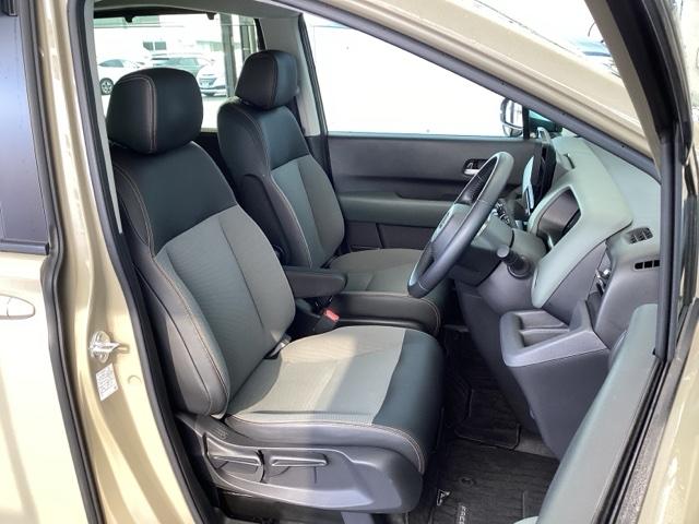 �t�����g�L�X�A�Z�p���[�g�V�[�g�̉^�]�Ȃ́A�n�C�g�A�W���X�^�[���t���Ă���̂ŁA���K�Ƀh���C�u���ł��܂��B�n���h���̓e���X�R�s�b�N�@�\�ŁA�n���h���ʒu����E���E��O�E���ɒ��߂ł��܂��B