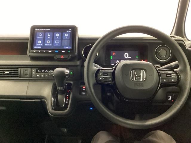 Ｎ－ＢＯＸカスタム ベースグレード　ＨｏｎｄａＣＯＮＮＥＣＴ対応純正メモリーナビ　ＵＳＢ接続　ＣＭＢＳ　Ｄレコ　ベンチシート　オートエアコン　スマートキ　ＬＥＤ　盗難防止装置　クルコン　ＥＴＣ　バックカメラ　フルセグＴＶ　エアバッグ（3枚目）