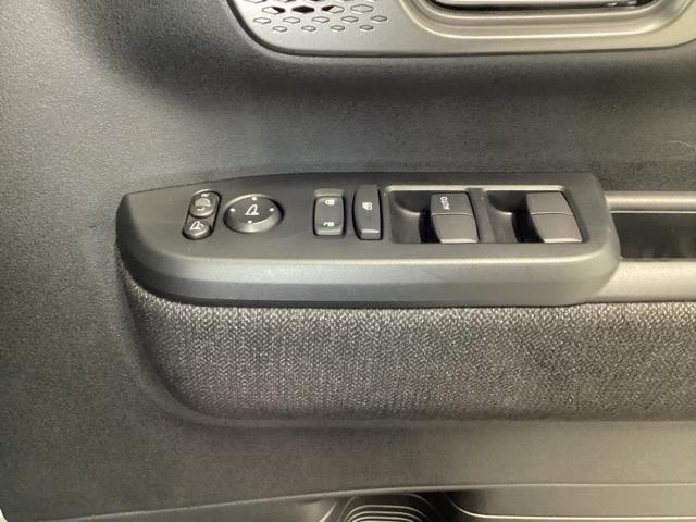 Ｎ－ＢＯＸカスタム ベースグレード　ＨｏｎｄａＣＯＮＮＥＣＴ対応純正メモリーナビ　ＵＳＢ接続　ＣＭＢＳ　Ｄレコ　ベンチシート　オートエアコン　スマートキ　ＬＥＤ　盗難防止装置　クルコン　ＥＴＣ　バックカメラ　フルセグＴＶ　エアバッグ（31枚目）