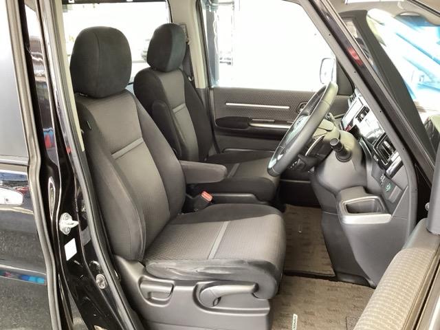 ステップワゴンスパーダ スパーダホンダセンシング　純正メモリーナビ　両側電動スライドドア　盗難防止　助手席エアバッグ　Ｗパワスラ　地デジ　サイドエアバッグ　ＬＥＤライト　横滑り防止システム　オートエアコン　リアカメラ　ナビ＆ＴＶ　三列シート　ＥＴＣ付（16枚目）