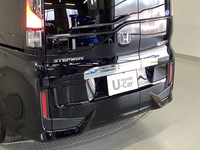 ステップワゴンスパーダ スパーダホンダセンシング　純正メモリーナビ　両側電動スライドドア　盗難防止　助手席エアバッグ　Ｗパワスラ　地デジ　サイドエアバッグ　ＬＥＤライト　横滑り防止システム　オートエアコン　リアカメラ　ナビ＆ＴＶ　三列シート　ＥＴＣ付（31枚目）