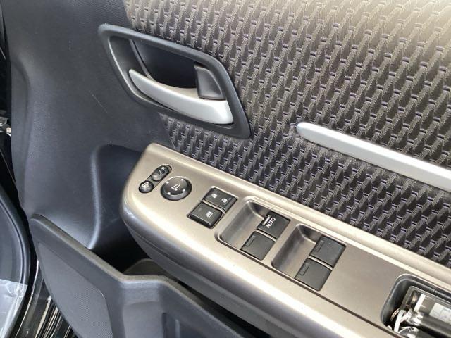 ステップワゴンスパーダ スパーダホンダセンシング　純正メモリーナビ　両側電動スライドドア　盗難防止　助手席エアバッグ　Ｗパワスラ　地デジ　サイドエアバッグ　ＬＥＤライト　横滑り防止システム　オートエアコン　リアカメラ　ナビ＆ＴＶ　三列シート　ＥＴＣ付（50枚目）