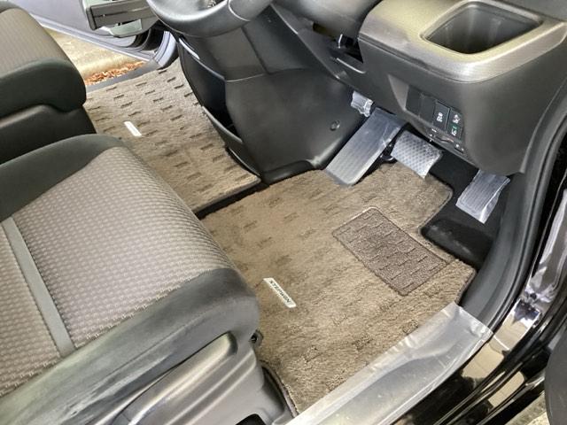 ステップワゴンスパーダ スパーダホンダセンシング　純正メモリーナビ　両側電動スライドドア　盗難防止　助手席エアバッグ　Ｗパワスラ　地デジ　サイドエアバッグ　ＬＥＤライト　横滑り防止システム　オートエアコン　リアカメラ　ナビ＆ＴＶ　三列シート　ＥＴＣ付（52枚目）