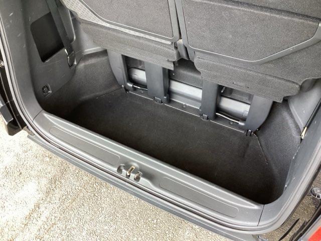 ステップワゴンスパーダ スパーダホンダセンシング　純正メモリーナビ　両側電動スライドドア　盗難防止　助手席エアバッグ　Ｗパワスラ　地デジ　サイドエアバッグ　ＬＥＤライト　横滑り防止システム　オートエアコン　リアカメラ　ナビ＆ＴＶ　三列シート　ＥＴＣ付（65枚目）