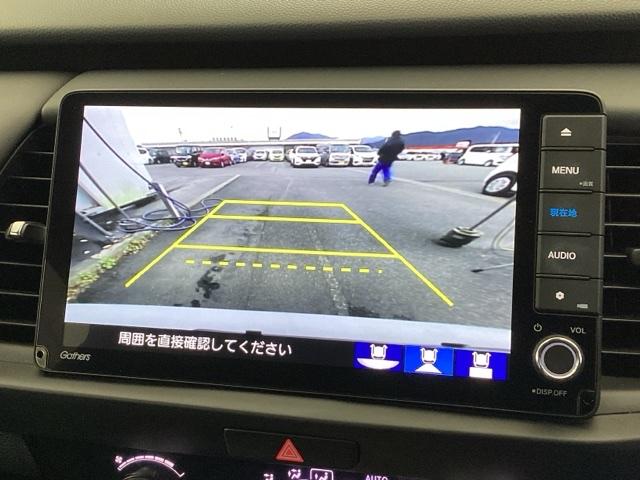 フィット ホーム　純正メモリーナビ　リアカメラ　ＥＴＣ　衝突軽減ブレーキ　ＬＥＤライト　オートライト　クリアランスソナー　フルセグＴＶ　記録簿付　エアバッグ　ｉストップ　スマ－トキ－　盗難防止装置　Ｗエアバック　ＤＶＤ（12枚目）