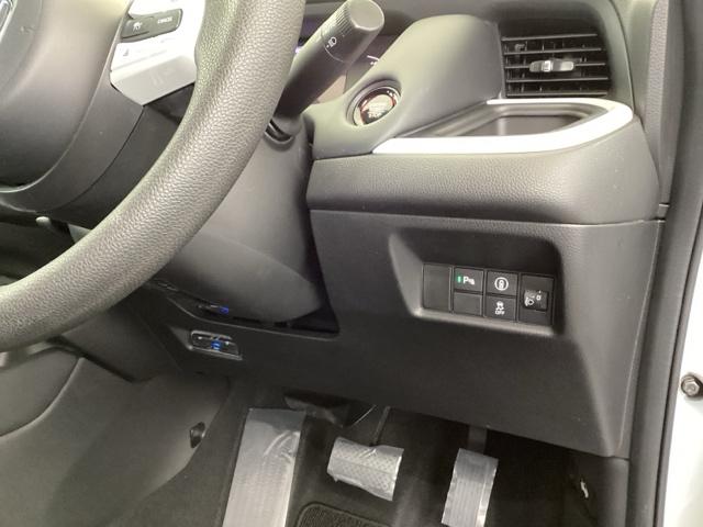 フィット ホーム　純正メモリーナビ　リアカメラ　ＥＴＣ　衝突軽減ブレーキ　ＬＥＤライト　オートライト　クリアランスソナー　フルセグＴＶ　記録簿付　エアバッグ　ｉストップ　スマ－トキ－　盗難防止装置　Ｗエアバック　ＤＶＤ（15枚目）