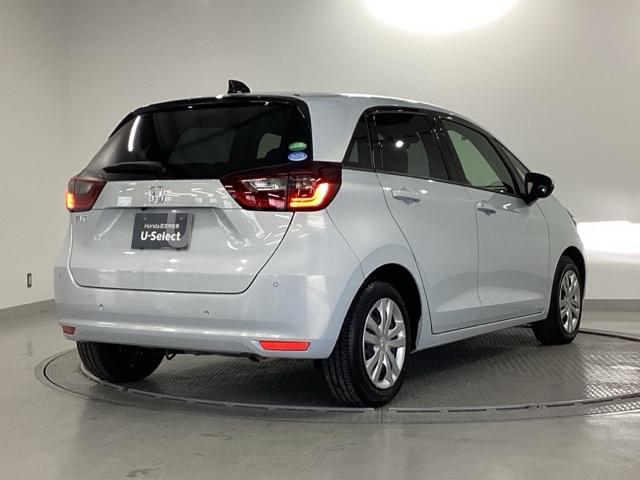 フィット ホーム　純正メモリーナビ　リアカメラ　ＥＴＣ　衝突軽減ブレーキ　ＬＥＤライト　オートライト　クリアランスソナー　フルセグＴＶ　記録簿付　エアバッグ　ｉストップ　スマ－トキ－　盗難防止装置　Ｗエアバック　ＤＶＤ（30枚目）