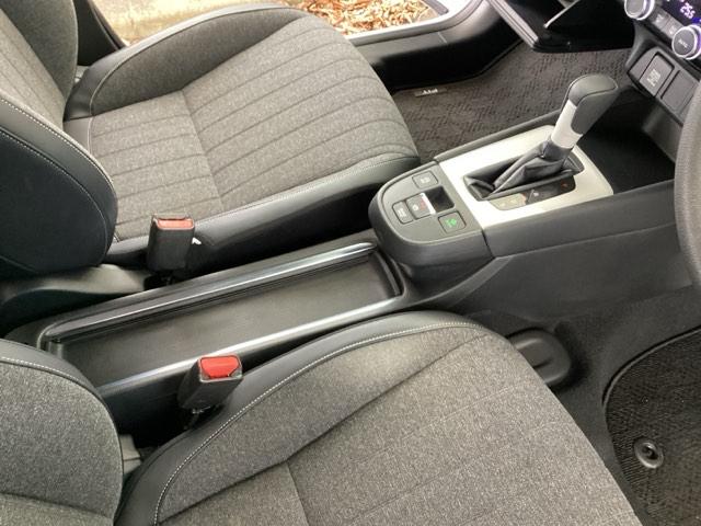 フィット ホーム　純正メモリーナビ　リアカメラ　ＥＴＣ　衝突軽減ブレーキ　ＬＥＤライト　オートライト　クリアランスソナー　フルセグＴＶ　記録簿付　エアバッグ　ｉストップ　スマ－トキ－　盗難防止装置　Ｗエアバック　ＤＶＤ（39枚目）