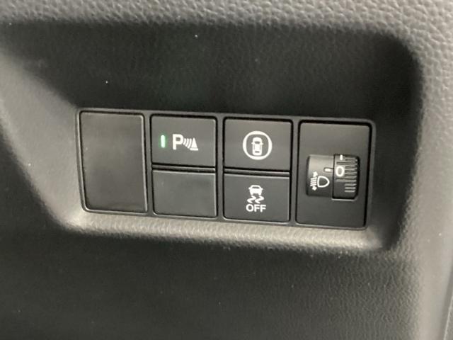 フィット ホーム　純正メモリーナビ　リアカメラ　ＥＴＣ　衝突軽減ブレーキ　ＬＥＤライト　オートライト　クリアランスソナー　フルセグＴＶ　記録簿付　エアバッグ　ｉストップ　スマ－トキ－　盗難防止装置　Ｗエアバック　ＤＶＤ（44枚目）