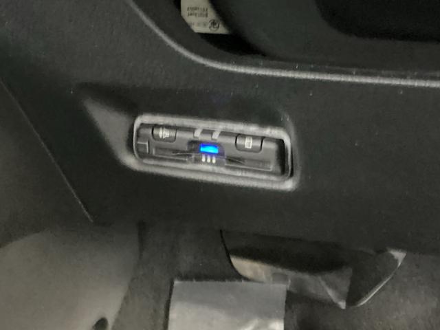 フィット ホーム　純正メモリーナビ　リアカメラ　ＥＴＣ　衝突軽減ブレーキ　ＬＥＤライト　オートライト　クリアランスソナー　フルセグＴＶ　記録簿付　エアバッグ　ｉストップ　スマ－トキ－　盗難防止装置　Ｗエアバック　ＤＶＤ（45枚目）