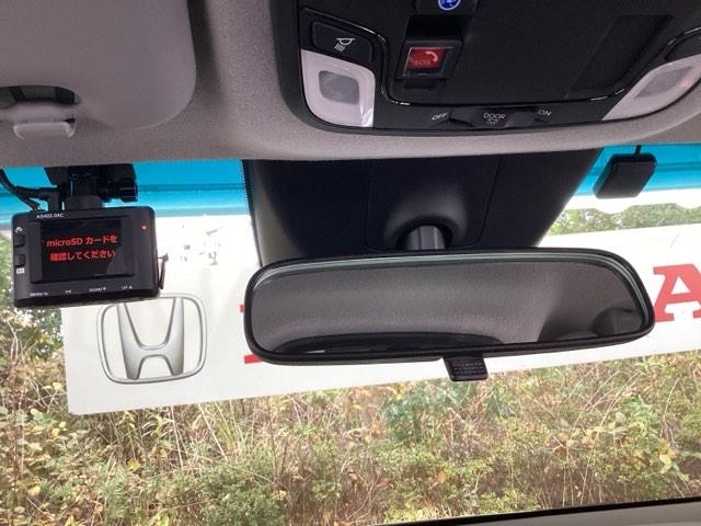 フィット ホーム　純正メモリーナビ　リアカメラ　ＥＴＣ　衝突軽減ブレーキ　ＬＥＤライト　オートライト　クリアランスソナー　フルセグＴＶ　記録簿付　エアバッグ　ｉストップ　スマ－トキ－　盗難防止装置　Ｗエアバック　ＤＶＤ（49枚目）