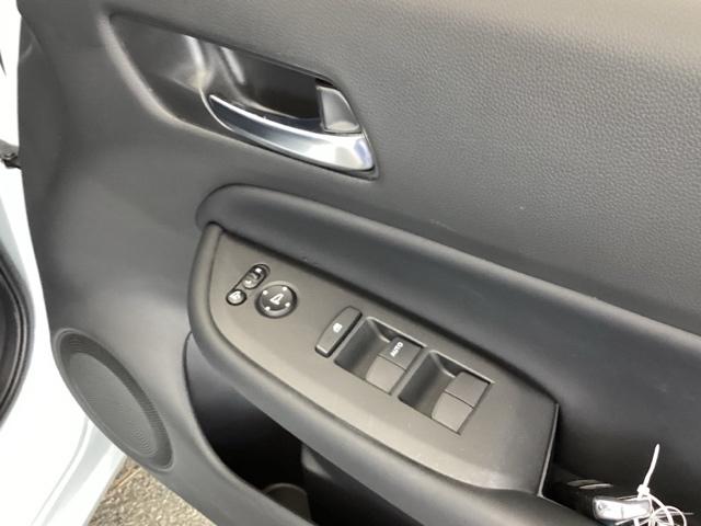 フィット ホーム　純正メモリーナビ　リアカメラ　ＥＴＣ　衝突軽減ブレーキ　ＬＥＤライト　オートライト　クリアランスソナー　フルセグＴＶ　記録簿付　エアバッグ　ｉストップ　スマ－トキ－　盗難防止装置　Ｗエアバック　ＤＶＤ（51枚目）