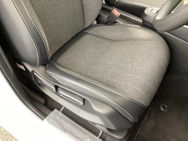 フィット ホーム　純正メモリーナビ　リアカメラ　ＥＴＣ　衝突軽減ブレーキ　ＬＥＤライト　オートライト　クリアランスソナー　フルセグＴＶ　記録簿付　エアバッグ　ｉストップ　スマ－トキ－　盗難防止装置　Ｗエアバック　ＤＶＤ（57枚目）