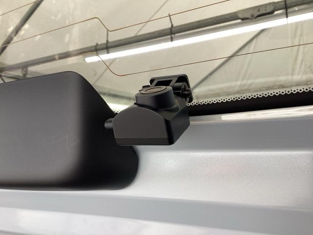 フィット ホーム　純正メモリーナビ　リアカメラ　ＥＴＣ　衝突軽減ブレーキ　ＬＥＤライト　オートライト　クリアランスソナー　フルセグＴＶ　記録簿付　エアバッグ　ｉストップ　スマ－トキ－　盗難防止装置　Ｗエアバック　ＤＶＤ（66枚目）