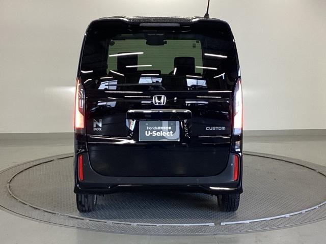 Ｎ－ＢＯＸカスタム ターボ　純正ディスプレイオーディオ　リアカメラ　イモビライザー　衝突被害軽減　ベンチシート　キーフリー　Ｐセンサー　ＥＳＣ　パワステ　両席エアバック　サイドエアバッグ　ターボ車　ＵＳＢ接続　Ａライト　スマキー（9枚目）