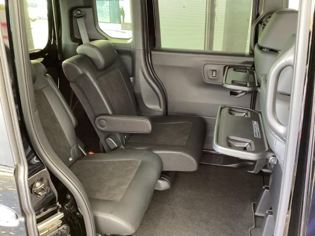 Ｎ－ＢＯＸカスタム ターボ　純正ディスプレイオーディオ　リアカメラ　イモビライザー　衝突被害軽減　ベンチシート　キーフリー　Ｐセンサー　ＥＳＣ　パワステ　両席エアバック　サイドエアバッグ　ターボ車　ＵＳＢ接続　Ａライト　スマキー（17枚目）