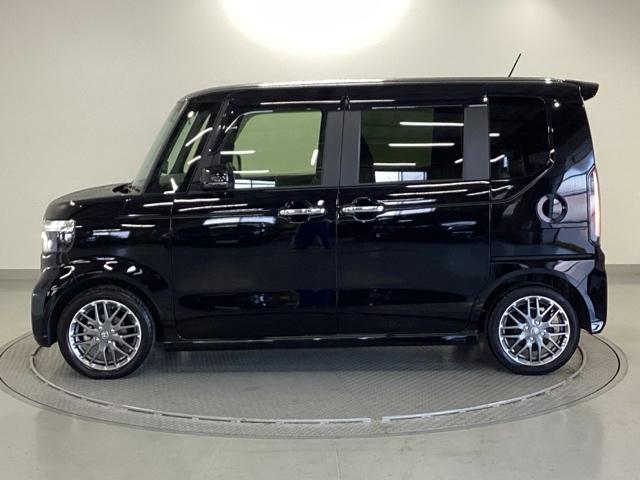 Ｎ－ＢＯＸカスタム ターボ　純正ディスプレイオーディオ　リアカメラ　イモビライザー　衝突被害軽減　ベンチシート　キーフリー　Ｐセンサー　ＥＳＣ　パワステ　両席エアバック　サイドエアバッグ　ターボ車　ＵＳＢ接続　Ａライト　スマキー（25枚目）