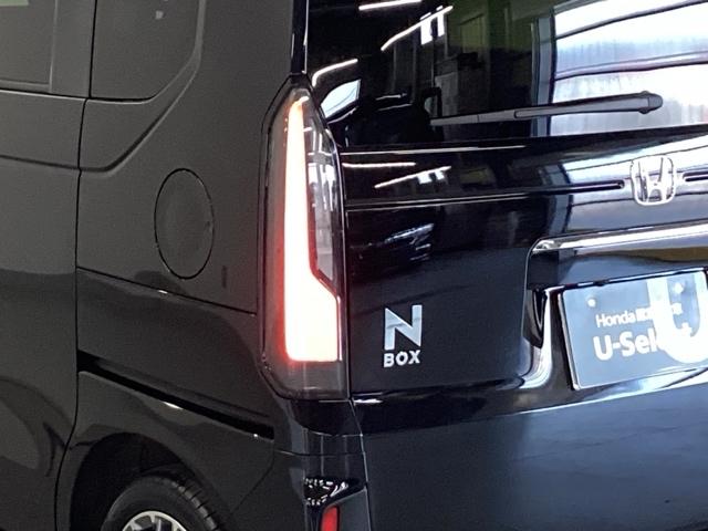 Ｎ－ＢＯＸカスタム ターボ　純正ディスプレイオーディオ　リアカメラ　イモビライザー　衝突被害軽減　ベンチシート　キーフリー　Ｐセンサー　ＥＳＣ　パワステ　両席エアバック　サイドエアバッグ　ターボ車　ＵＳＢ接続　Ａライト　スマキー（27枚目）