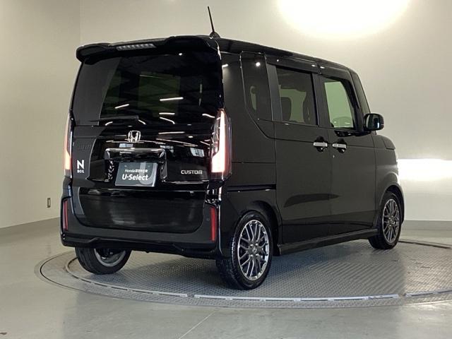 Ｎ－ＢＯＸカスタム ターボ　純正ディスプレイオーディオ　リアカメラ　イモビライザー　衝突被害軽減　ベンチシート　キーフリー　Ｐセンサー　ＥＳＣ　パワステ　両席エアバック　サイドエアバッグ　ターボ車　ＵＳＢ接続　Ａライト　スマキー（30枚目）