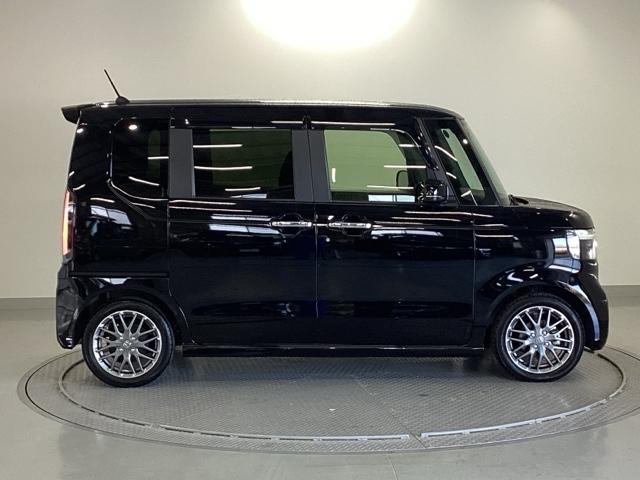 Ｎ－ＢＯＸカスタム ターボ　純正ディスプレイオーディオ　リアカメラ　イモビライザー　衝突被害軽減　ベンチシート　キーフリー　Ｐセンサー　ＥＳＣ　パワステ　両席エアバック　サイドエアバッグ　ターボ車　ＵＳＢ接続　Ａライト　スマキー（31枚目）