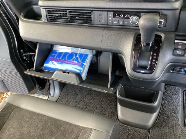 Ｎ－ＢＯＸカスタム ターボ　純正ディスプレイオーディオ　リアカメラ　イモビライザー　衝突被害軽減　ベンチシート　キーフリー　Ｐセンサー　ＥＳＣ　パワステ　両席エアバック　サイドエアバッグ　ターボ車　ＵＳＢ接続　Ａライト　スマキー（37枚目）