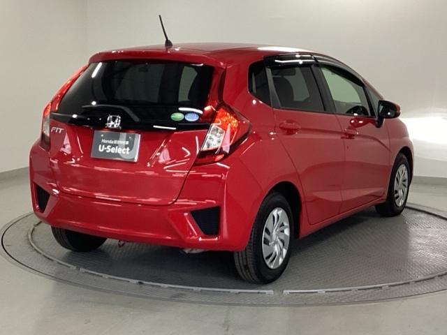 フィット １３Ｇ・Ｌパッケージ　純正メモリナビ　衝突低減ブレーキ　ＥＴＣ　軽減ブレーキ　盗難警報装置　Ｂカメ　Ｓキー　ワンセグ　フルオートエアコン　ナビＴＶ　リモコンキー　サイドＳＲＳ　横滑り防止機能　エアバック　アイスト　ドラレコ（8枚目）