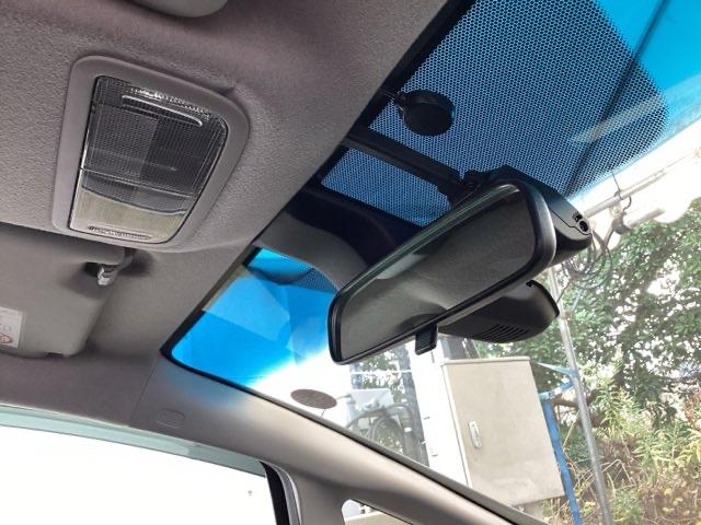 フィット １３Ｇ・Ｌパッケージ　純正メモリナビ　衝突低減ブレーキ　ＥＴＣ　軽減ブレーキ　盗難警報装置　Ｂカメ　Ｓキー　ワンセグ　フルオートエアコン　ナビＴＶ　リモコンキー　サイドＳＲＳ　横滑り防止機能　エアバック　アイスト　ドラレコ（10枚目）