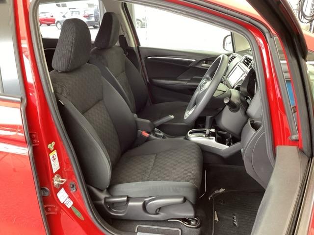 フィット １３Ｇ・Ｌパッケージ　純正メモリナビ　衝突低減ブレーキ　ＥＴＣ　軽減ブレーキ　盗難警報装置　Ｂカメ　Ｓキー　ワンセグ　フルオートエアコン　ナビＴＶ　リモコンキー　サイドＳＲＳ　横滑り防止機能　エアバック　アイスト　ドラレコ（16枚目）