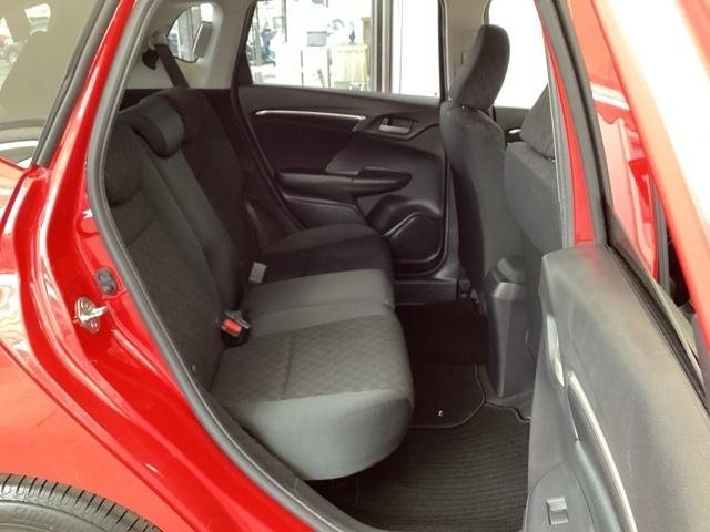 フィット １３Ｇ・Ｌパッケージ　純正メモリナビ　衝突低減ブレーキ　ＥＴＣ　軽減ブレーキ　盗難警報装置　Ｂカメ　Ｓキー　ワンセグ　フルオートエアコン　ナビＴＶ　リモコンキー　サイドＳＲＳ　横滑り防止機能　エアバック　アイスト　ドラレコ（17枚目）