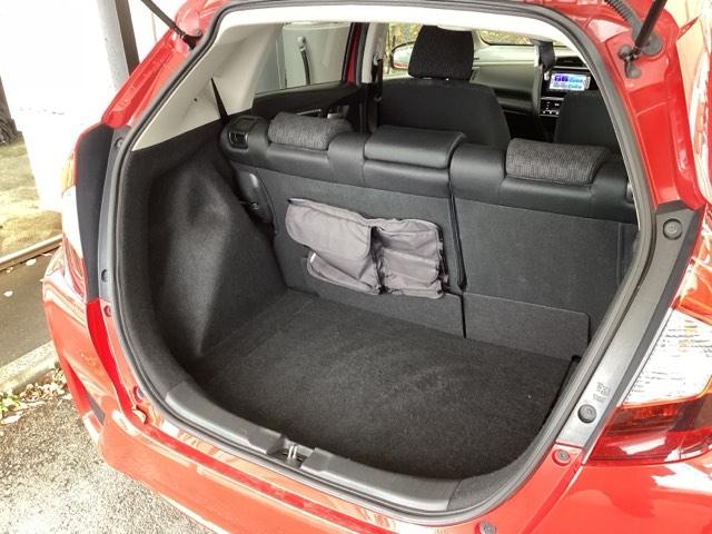 フィット １３Ｇ・Ｌパッケージ　純正メモリナビ　衝突低減ブレーキ　ＥＴＣ　軽減ブレーキ　盗難警報装置　Ｂカメ　Ｓキー　ワンセグ　フルオートエアコン　ナビＴＶ　リモコンキー　サイドＳＲＳ　横滑り防止機能　エアバック　アイスト　ドラレコ（18枚目）