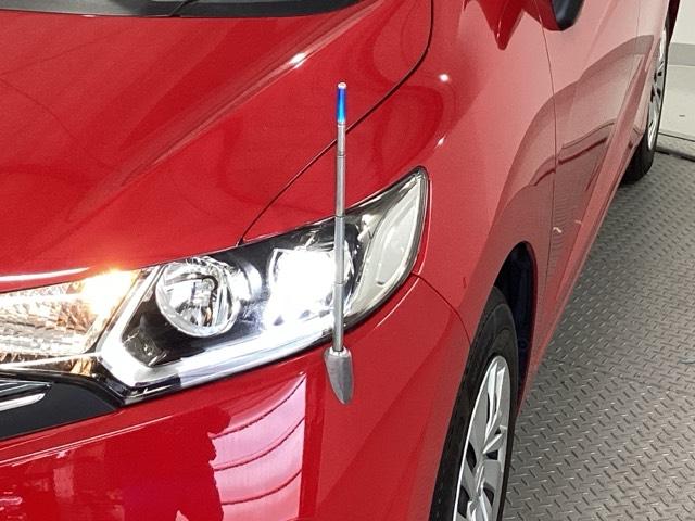 フィット １３Ｇ・Ｌパッケージ　純正メモリナビ　衝突低減ブレーキ　ＥＴＣ　軽減ブレーキ　盗難警報装置　Ｂカメ　Ｓキー　ワンセグ　フルオートエアコン　ナビＴＶ　リモコンキー　サイドＳＲＳ　横滑り防止機能　エアバック　アイスト　ドラレコ（24枚目）