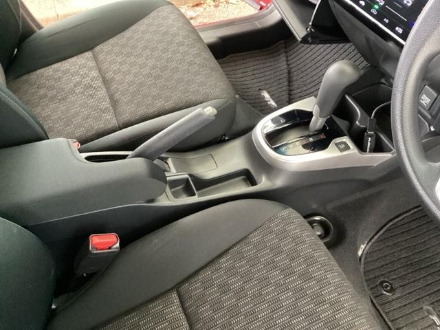 フィット １３Ｇ・Ｌパッケージ　純正メモリナビ　衝突低減ブレーキ　ＥＴＣ　軽減ブレーキ　盗難警報装置　Ｂカメ　Ｓキー　ワンセグ　フルオートエアコン　ナビＴＶ　リモコンキー　サイドＳＲＳ　横滑り防止機能　エアバック　アイスト　ドラレコ（40枚目）